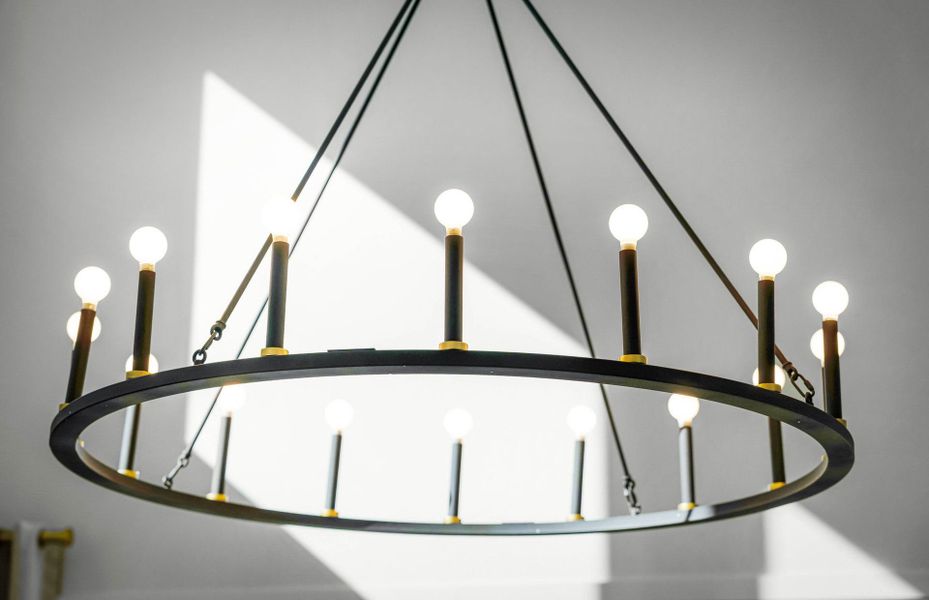 Representative interior finishes for a home built from the Sanford by Pulte Homes in Kuempel Farms, Pflugerville (Image 25).