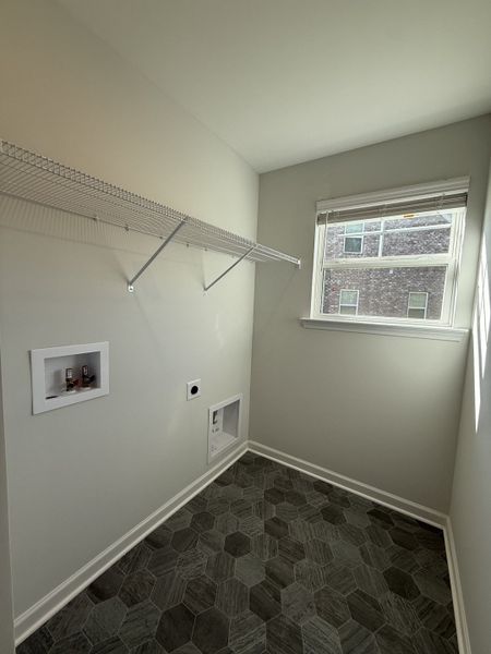 Spacious, unfurnished interior of a new home in Bradley Bend, Ashland City (Image 13).