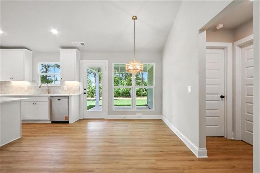 Spacious, unfurnished interior of a new home in , Hartwell (Image 36).