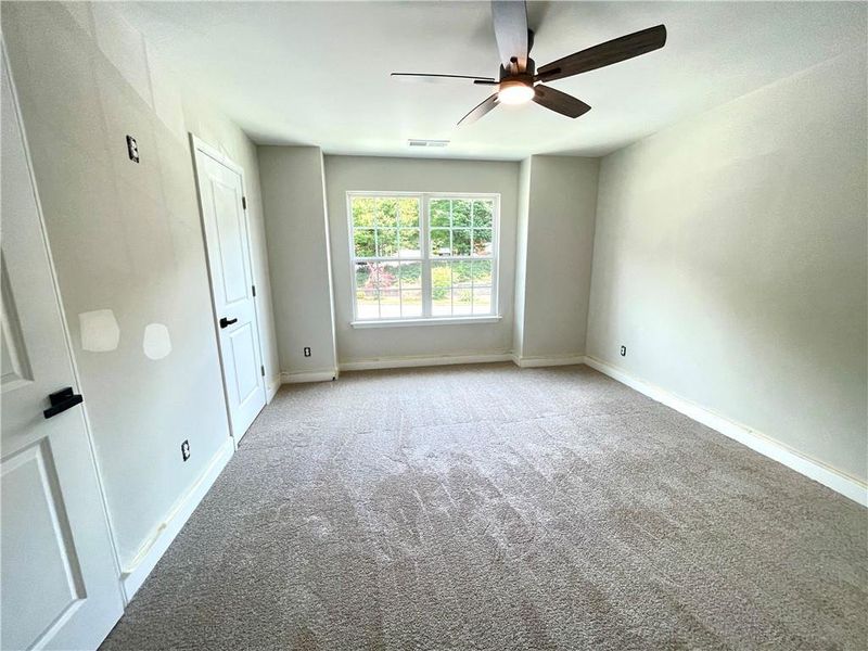 Spacious, unfurnished interior of a new home in , Gainesville (Image 10).