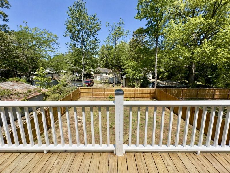 Exterior details and patio area of a home in , North Charleston (Image 4).