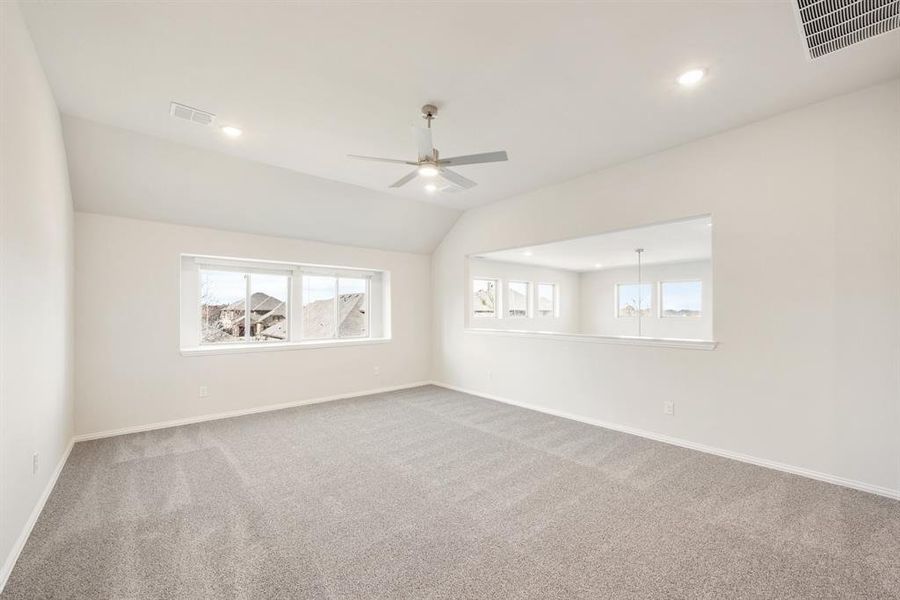 Spacious, unfurnished interior of a new home in Sunrise at Garden Valley, Waxahachie (Image 21).