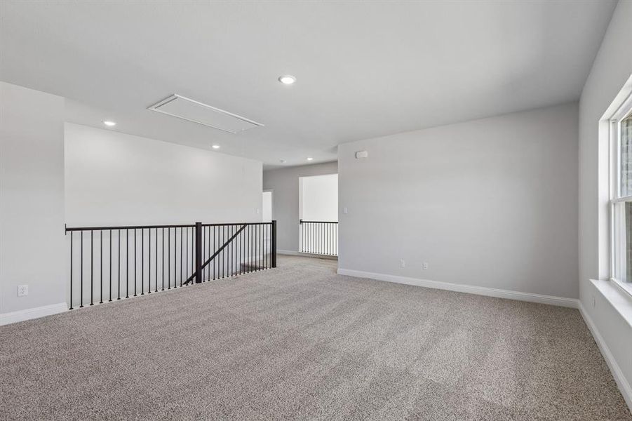 Spacious, unfurnished interior of a new home in Venetian, Weston (Image 15).