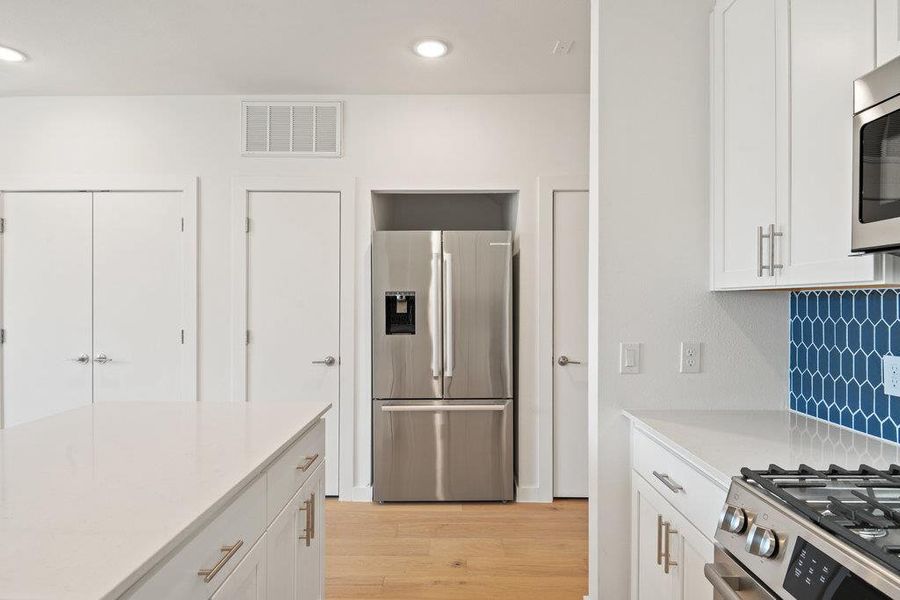 Images are for illustrative purposes only. Photos reflect a similar floor plan and are intended to convey the overall look and feel of the interiors.