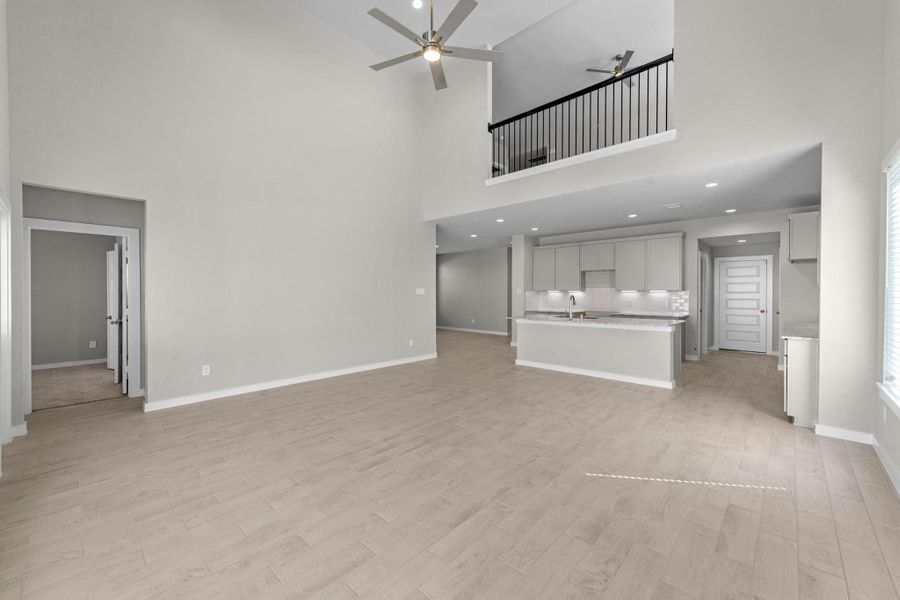 Spacious, unfurnished interior of a new home in Sunterra Lakes, Brookshire (Image 24).