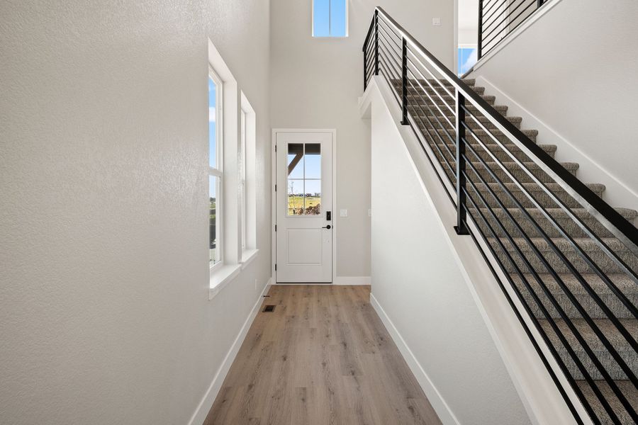 Spacious, unfurnished interior of a new home in Trumark Homes at Sterling Ranch, Littleton (Image 14).