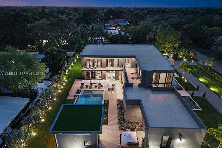 Community amenities in , Pinecrest (Image 53).