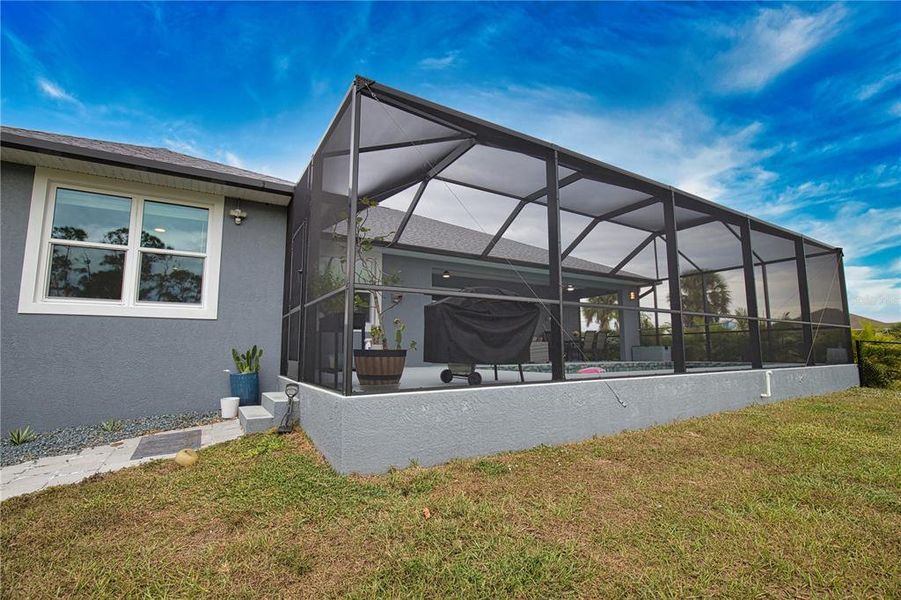 Exterior details and patio area of a home in , Rotonda West (Image 33).