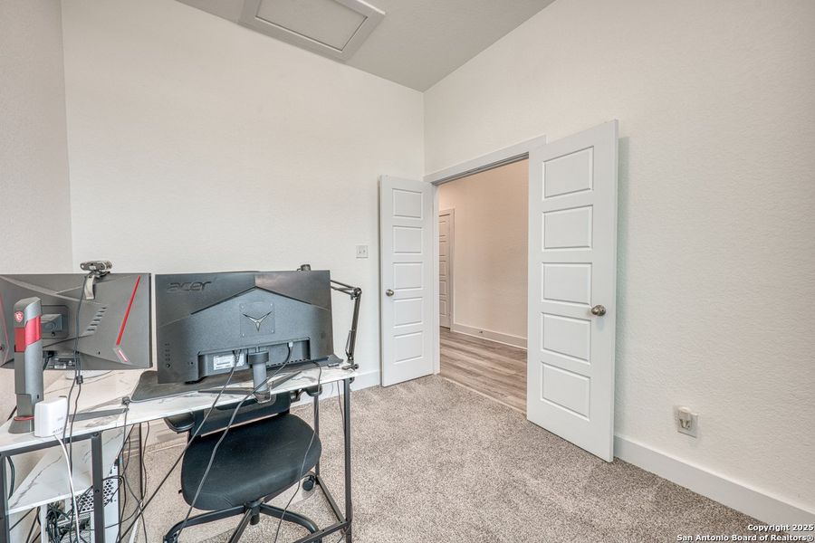 Furnished interior view inside a new home in Hunters Ranch, San Antonio (Image 7). Furnished interior view inside a new home in Hunters Ranch, San Antonio (Image 7).