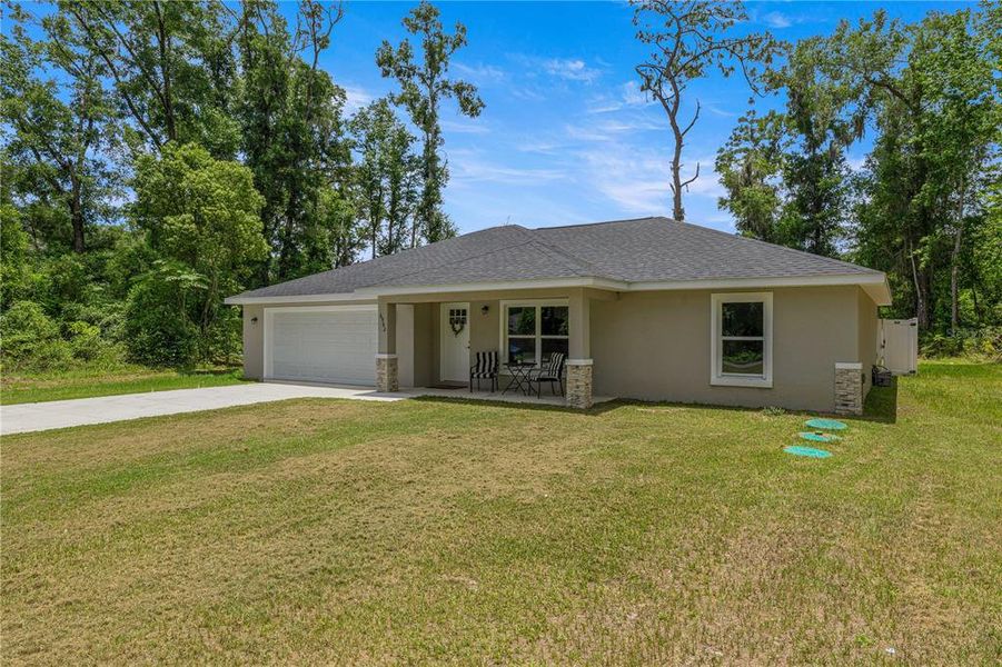 Exterior details and patio area of a home in , Belleview (Image 30).