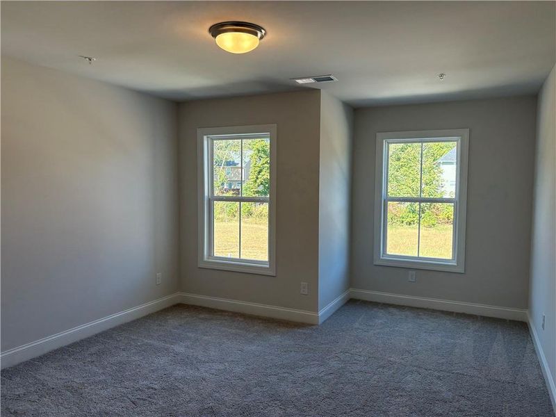 Spacious, unfurnished interior of a new home in , Marietta (Image 4).