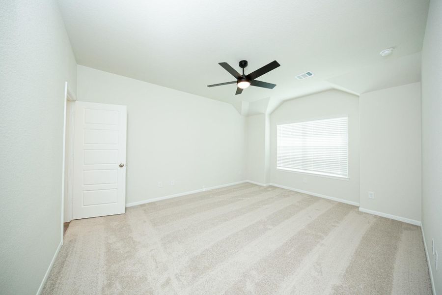 Spacious, unfurnished interior of a new home in Bammel Oaks, Houston (Image 18). Spacious, unfurnished interior of a new home in Bammel Oaks, Houston (Image 18).