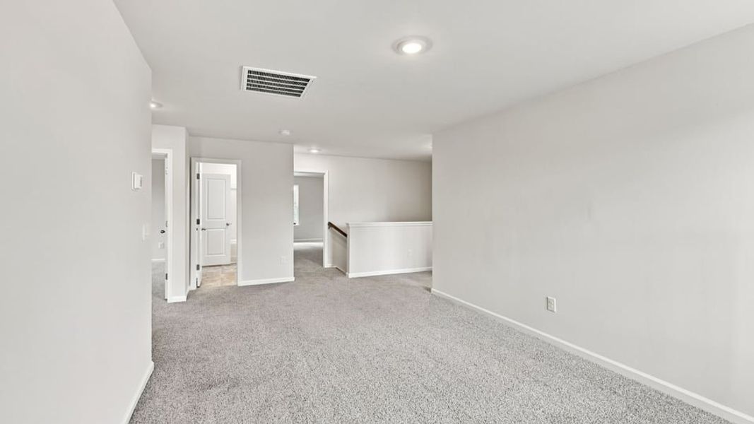 Spacious, unfurnished interior of a new home in Hunters Ridge, Woodruff (Image 31).