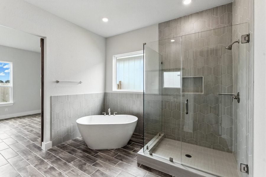 Furnished interior view inside a new home in Weltner Farms 60’s, New Braunfels (Image 13).