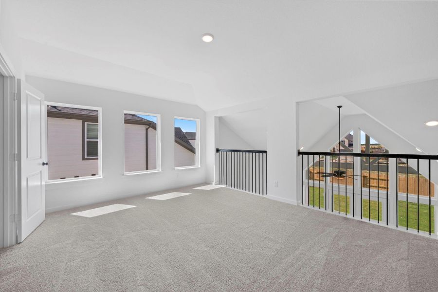 Spacious, unfurnished interior of a new home in Elyson 45' & 70', Katy (Image 9).