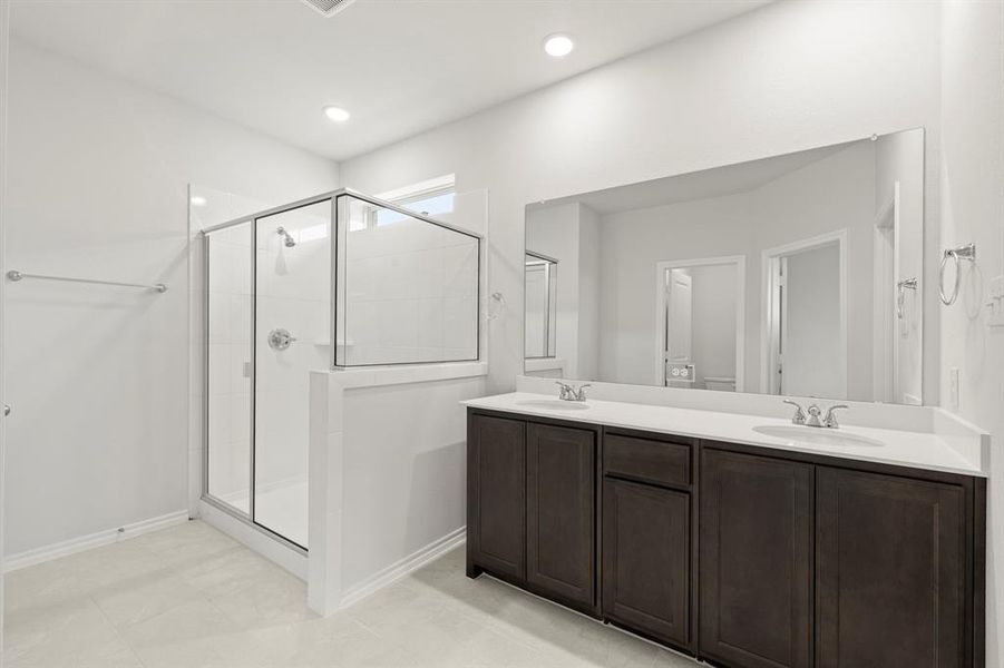 15. 2512 Russell - Bath