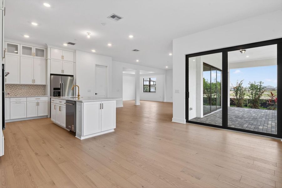 Lot67–13808DalradaAve(26)