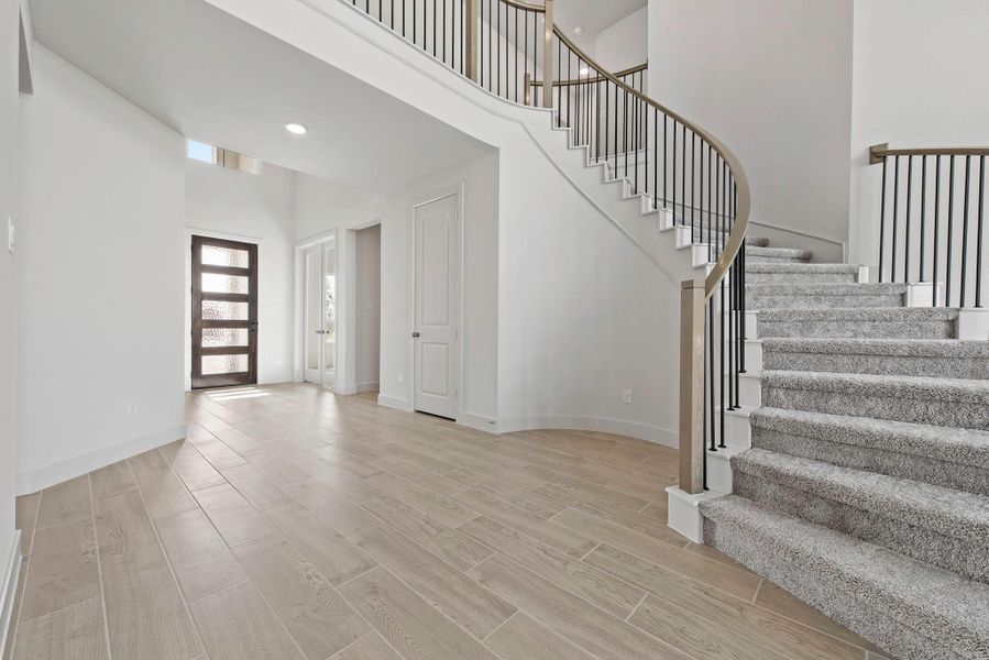 Spacious, unfurnished interior of a new home in Bridgeland, Cypress (Image 17).