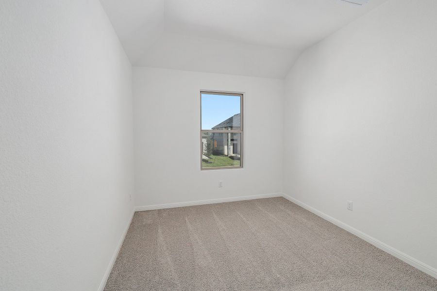 Spacious, unfurnished interior of a new home in Trinity Ranch, Elgin (Image 30).