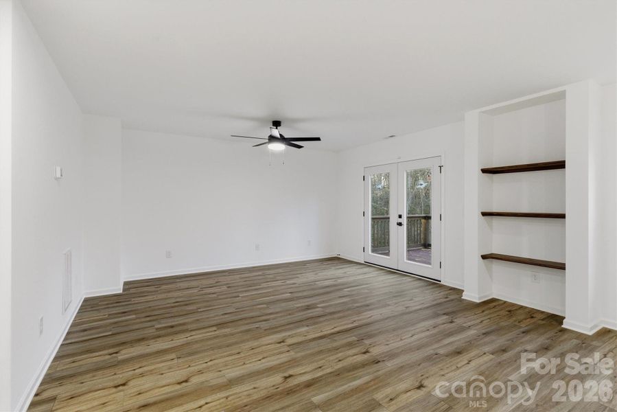 Spacious, unfurnished interior of a new home in , Hickory (Image 15).