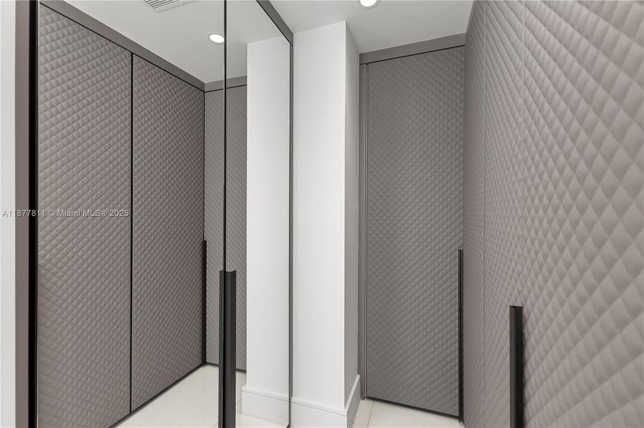 Image 31 of a home in .