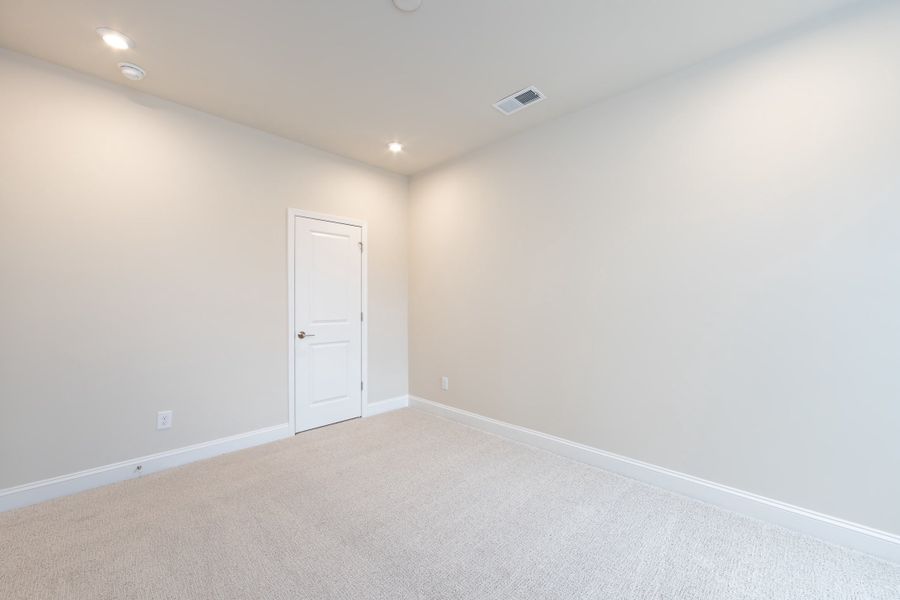 Spacious, unfurnished interior of a new home in Southbridge, Fort Mill (Image 44).