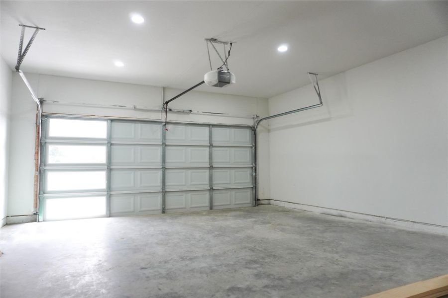 Spacious, unfurnished interior of a new home in , Cleveland (Image 19).