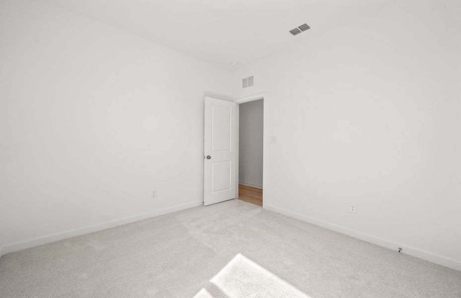 Spacious, unfurnished interior of a new home in Sunfield, Buda (Image 32). Spacious, unfurnished interior of a new home in Sunfield, Buda (Image 32).