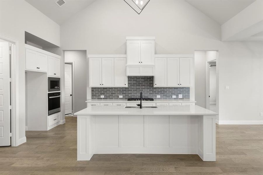 12. 320 Bee Balm - Kitchen