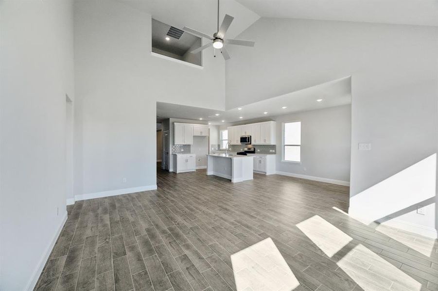 Spacious, unfurnished interior of a new home in Sicily, Princeton (Image 16).