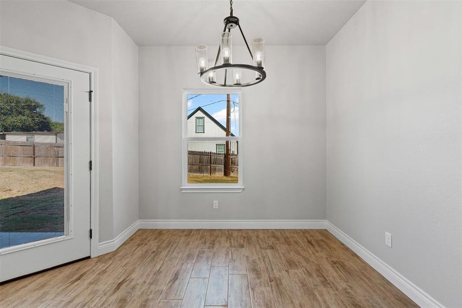 Spacious, unfurnished interior of a new home in , Granbury (Image 35).