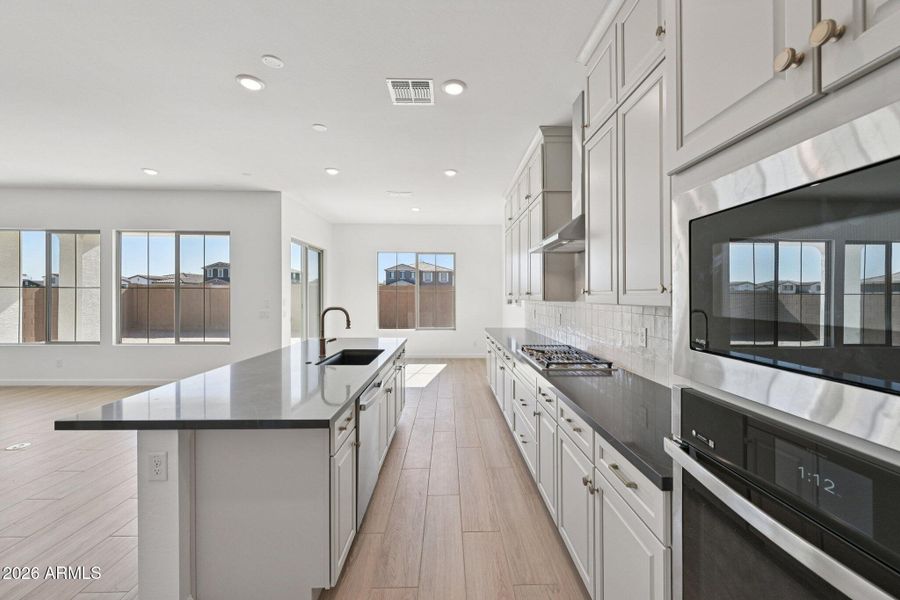 17-web-or-mls-E Saddle Way-S0902-017