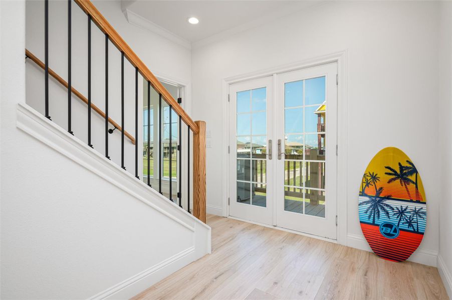 Spacious, unfurnished interior of a new home in , Bolivar Peninsula (Image 27).