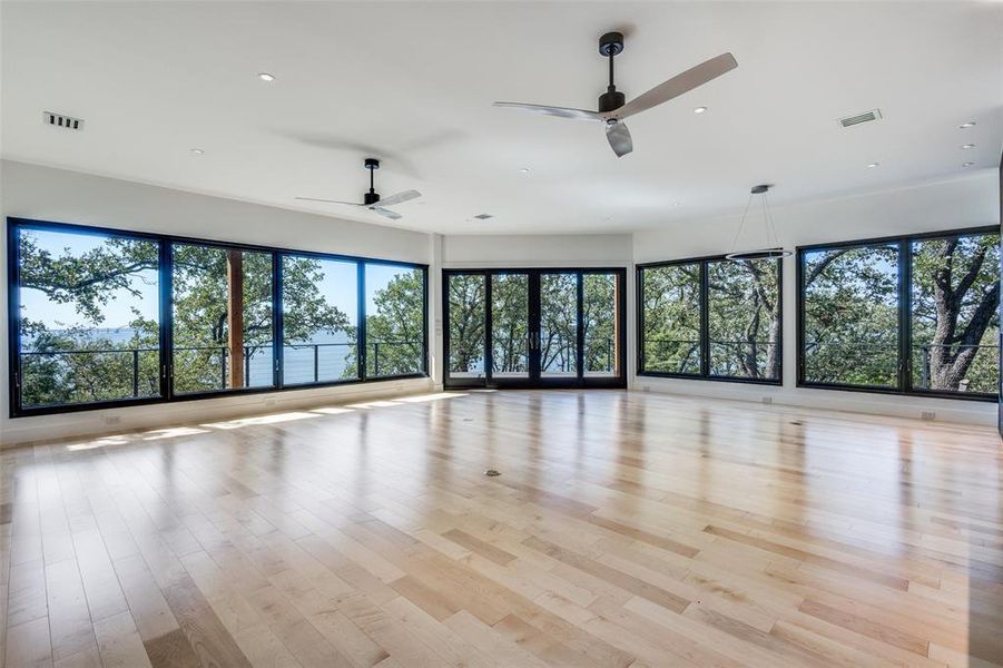 Spacious, unfurnished interior of a new home in , Oak Point (Image 20). Spacious, unfurnished interior of a new home in , Oak Point (Image 20).