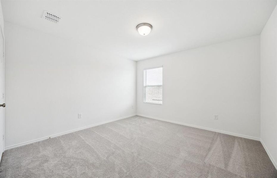 Spacious secondary bathroom