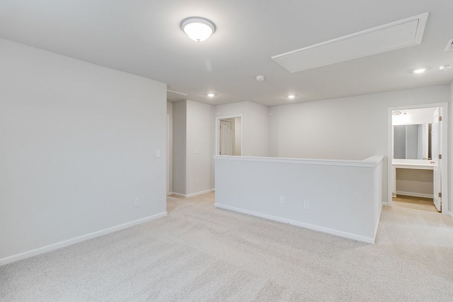 Spacious, unfurnished interior of a new home in Winston Point, Gilbert (Image 26). Spacious, unfurnished interior of a new home in Winston Point, Gilbert (Image 26).