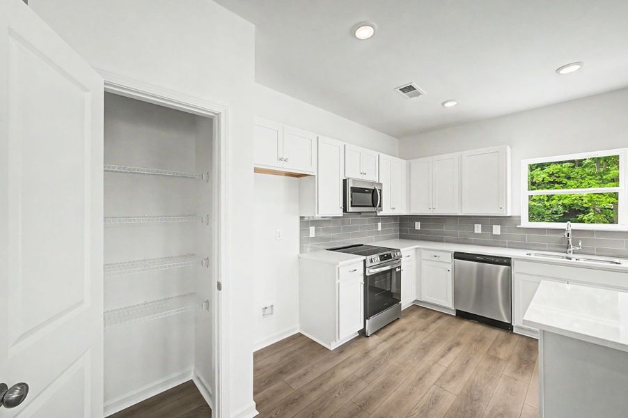 Furnished interior view inside a new home in Ironhorse, Dickson (Image 8).
