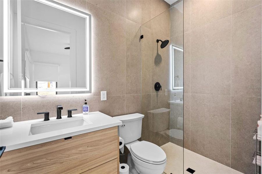 Furnished interior view inside a new home in , Sarasota (Image 29).