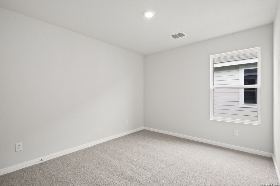 Spacious, unfurnished interior of a new home in Dauer Ranch, New Braunfels (Image 23). Spacious, unfurnished interior of a new home in Dauer Ranch, New Braunfels (Image 23).