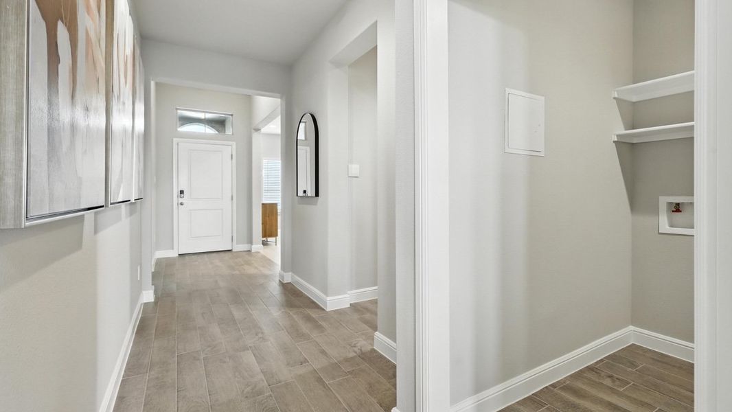 Spacious, unfurnished interior of a new home in Lakeview Pointe, Grand Prairie (Image 21).