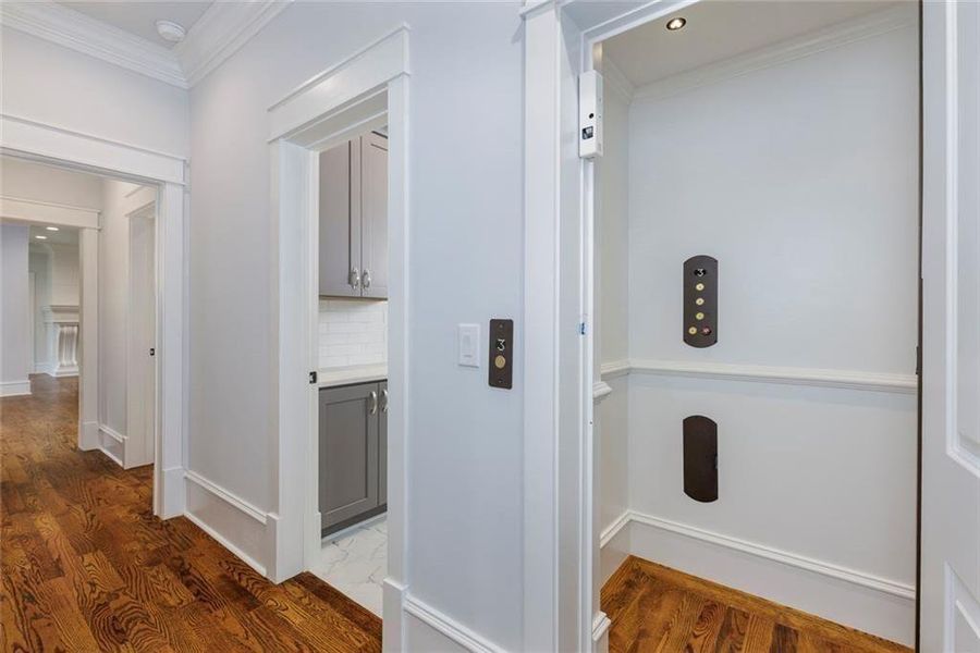 Spacious, unfurnished interior of a new home in , Roswell (Image 68).