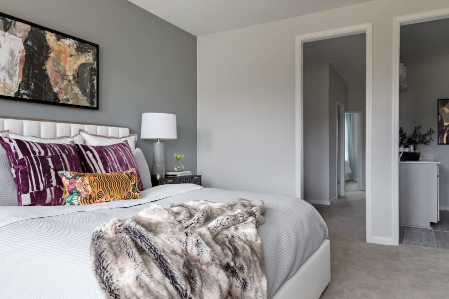 Representative furnished interior of a home built from the Conrad by Tri Pointe Homes in Fifteen 15 Cannon, Charlotte (Image 13).