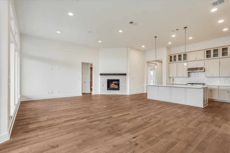 Representative unfurnished interior of a home built from the Bandera II by Giddens Homes in Whispering Wind, Bertram (Image 98).