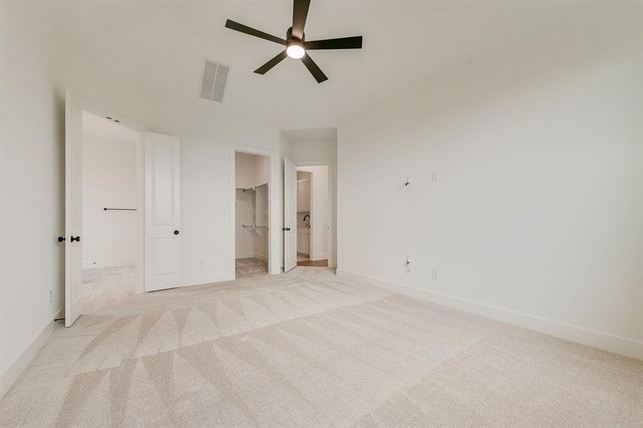 Spacious, unfurnished interior of a new home in The Homestead - 62', Rockwall (Image 15).