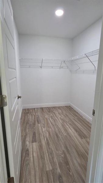 Spacious, unfurnished interior of a new home in , Dunnellon (Image 11).