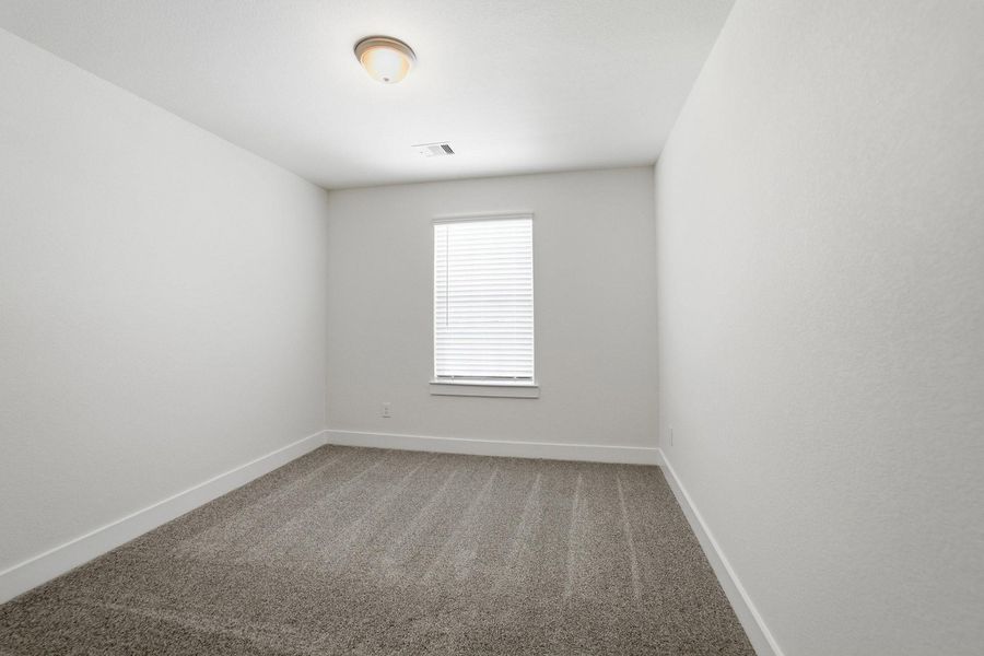 Spacious, unfurnished interior of a new home in Sierra Vista, Rosharon (Image 28).