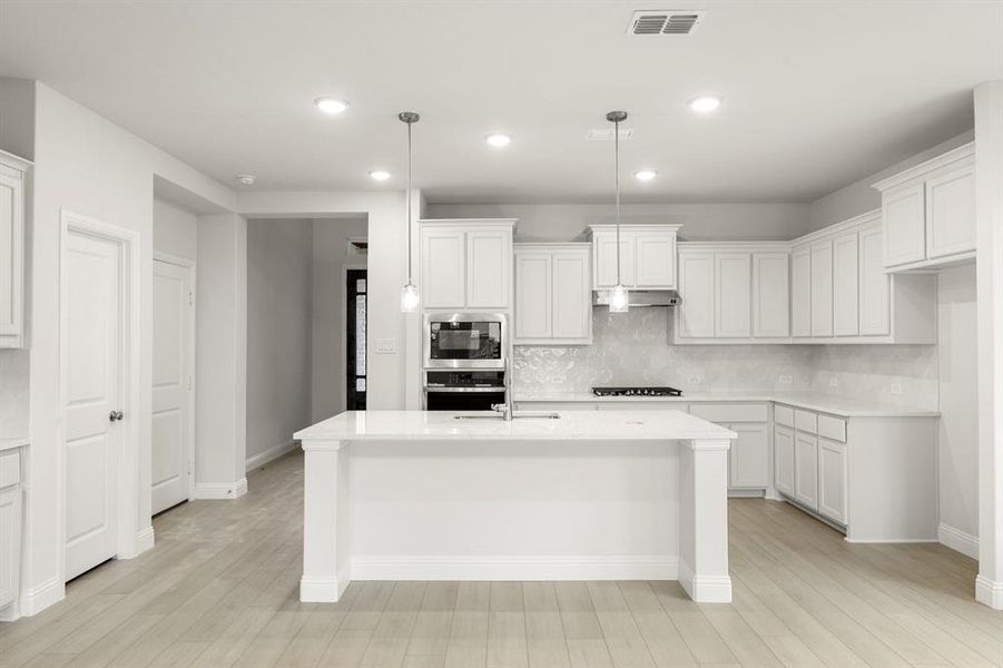 03_5534 Burford, Celina 03_5534 Burford, Celina