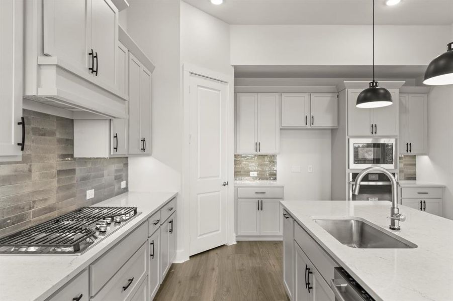 11. 4128 Selborne - Kitchen (3)