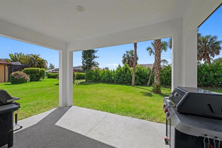 Exterior details and patio area of a home in , North Port (Image 3).