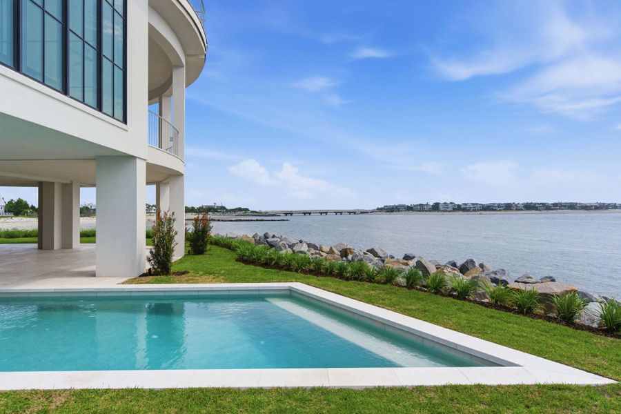Condo located in Sullivan's Island, SC showcasing its design and architecture (Image 6).